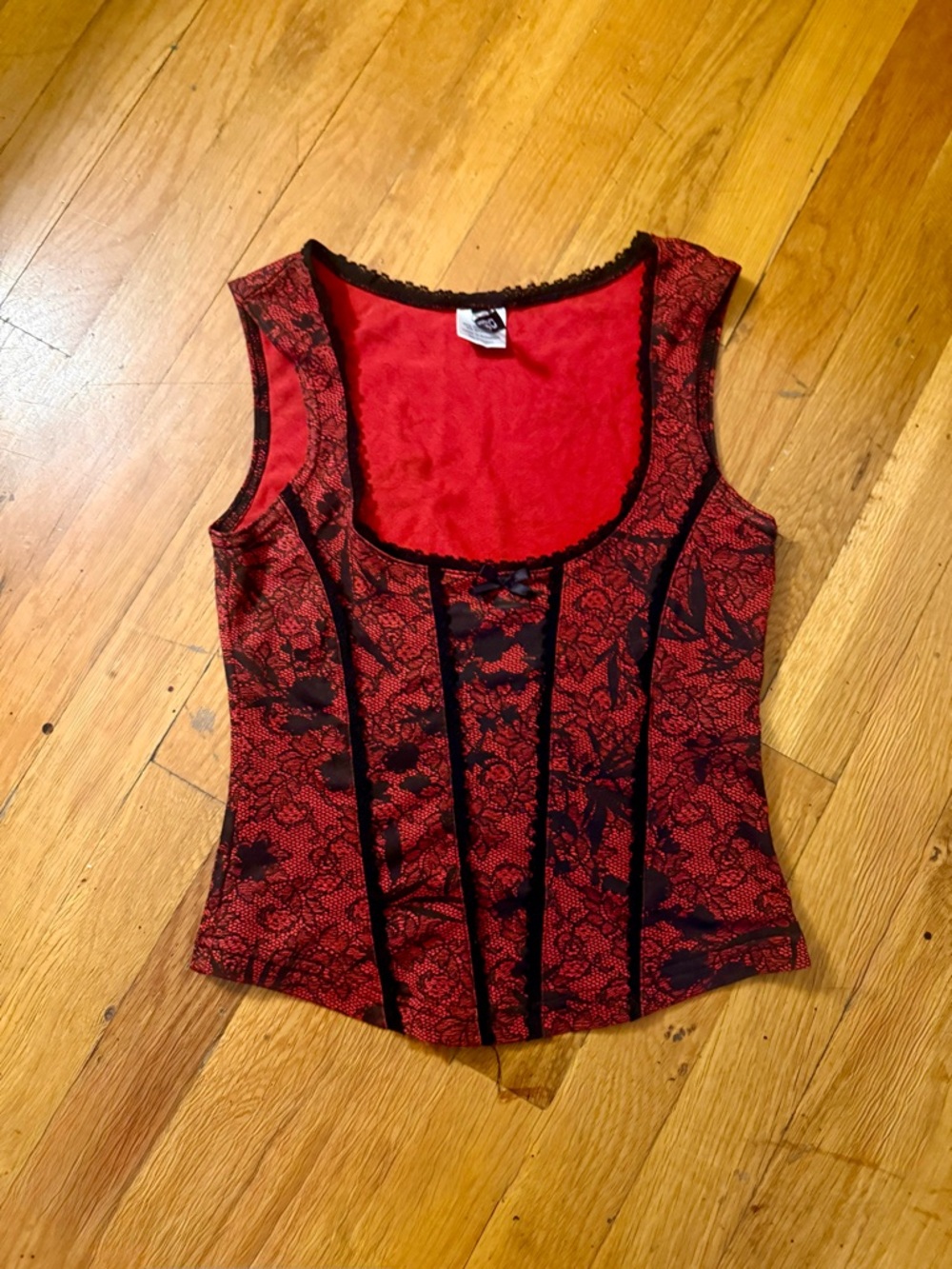 Divided Red Lace-Overlay Corset-Style Camisole with Black Trim